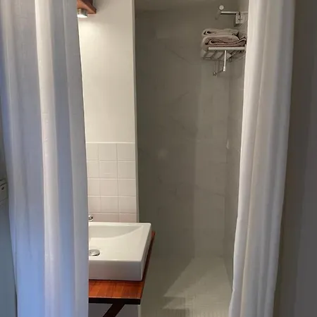 Bed & Breakfast D Hotes, La Maison De Kat Lamothe-Capdeville