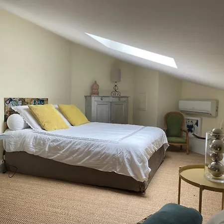 D Hotes, La Maison De Kat Bed & Breakfast