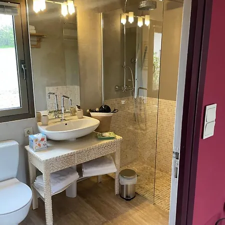 D Hotes, La Maison De Kat