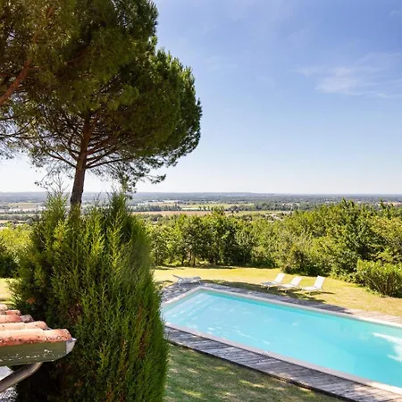 D Hotes, La Maison De Kat Bed & Breakfast 3*