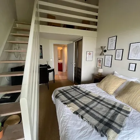 D Hotes, La Maison De Kat